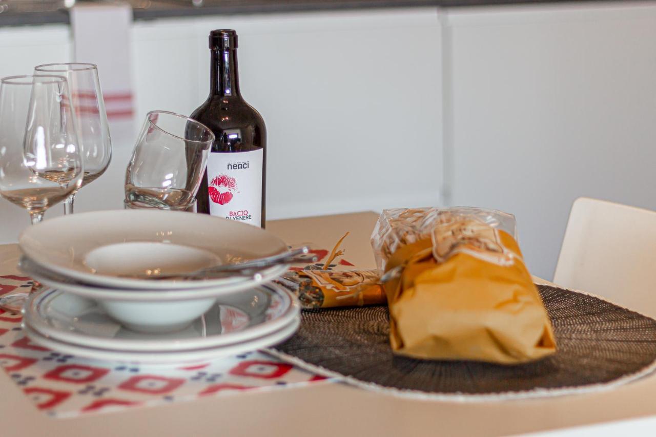 Spacious Apartment With Garden & Air Conditioning - La Grande Finestra Chiusi Buitenkant foto